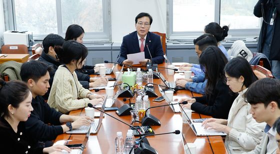 기자간담회하는 송언석 기재위원장