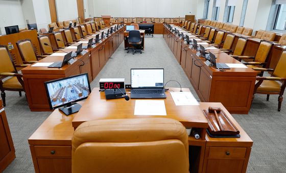 여야, '가상자산 과세' 등 쟁점 합의 진통…기재위 파행