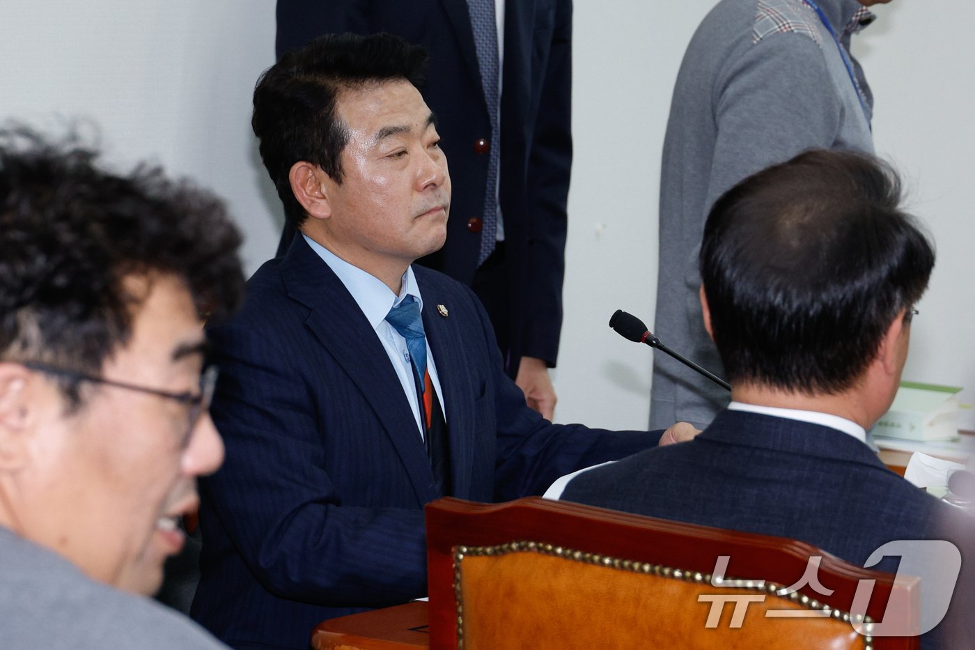 본문 이미지 - 박정 국회 예산결산특별위원회 예산안등조정소위원장이 29일 오후 서울 여의도 국회에서 예결위 예산안등조정소위원회를 주재하고 있다. 2024.11.29/뉴스1 ⓒ News1 안은나 기자