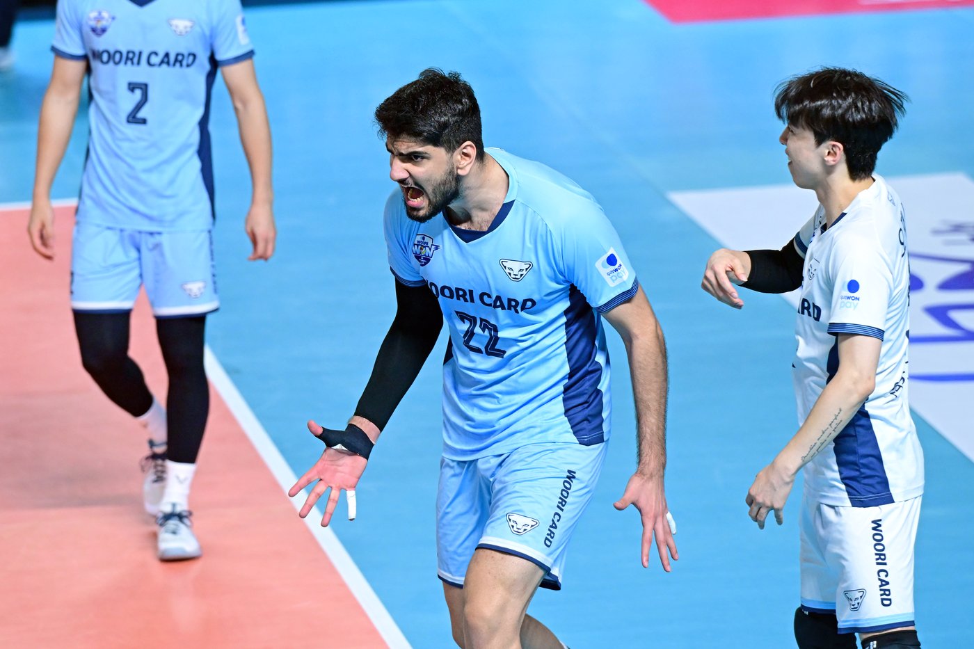 본문 이미지 - 삼성화재를 상대로 서브 득점만 7개를 기록한 알리 하그파라스트. (한국배구연맹 제공)