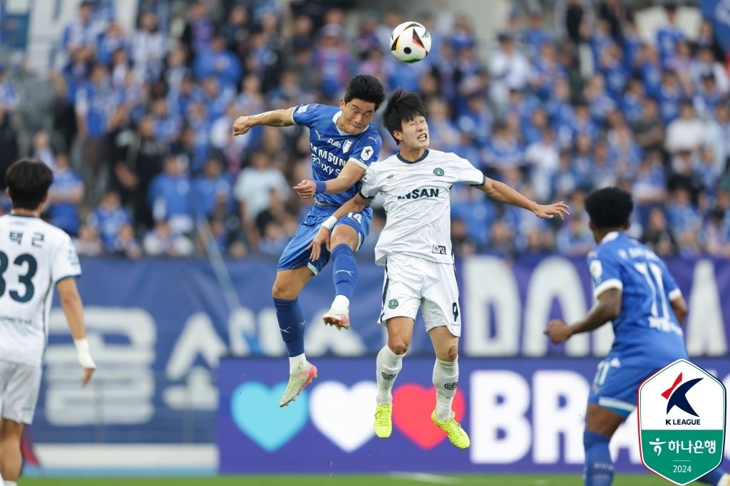 수원 삼성이 3일 열린 K리그2 안산 그리너스전에서 2-1로 역전승하며 1부리그 승격 희망을 키웠다. &#40;한국프로축구연맹 제공&#41;