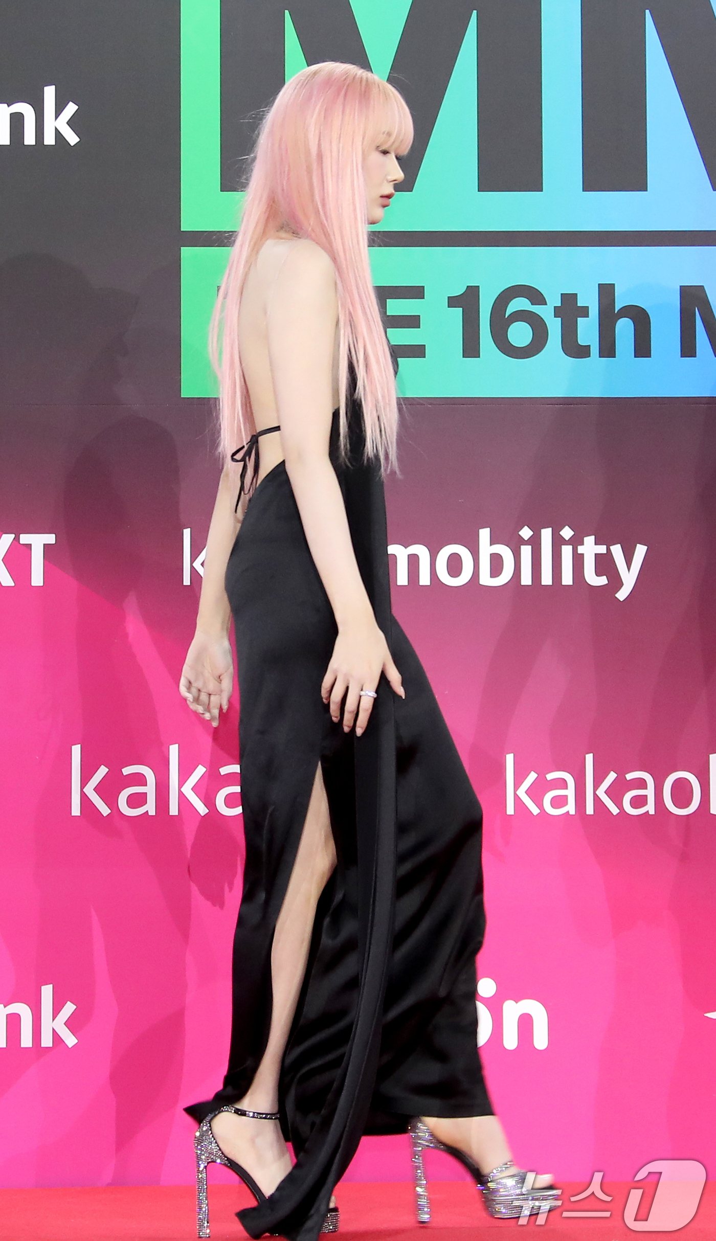 (인천=뉴스1) 권현진 기자 = 에스파 지젤이 30일 오후 인천 중구 운서동 인스파이어 아레나에서 열린 '제16회 멜론뮤직어워즈(MMA)' 레드카펫 행사에 참석하고 있다. 2024 …