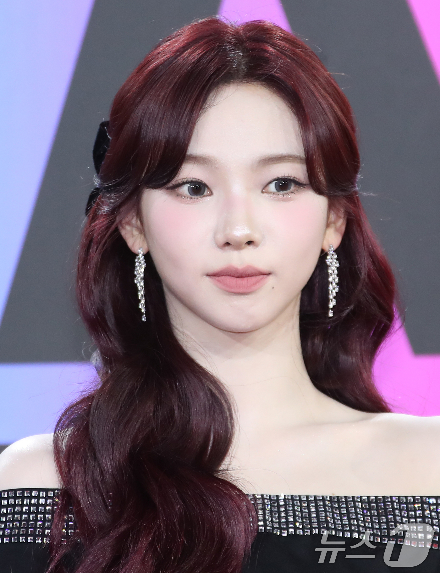 (인천=뉴스1) 권현진 기자 = 에스파 카리나가 30일 오후 인천 중구 운서동 인스파이어 아레나에서 열린 '제16회 멜론뮤직어워즈(MMA)' 레드카펫 행사에 참석해 포즈를 취하고 …