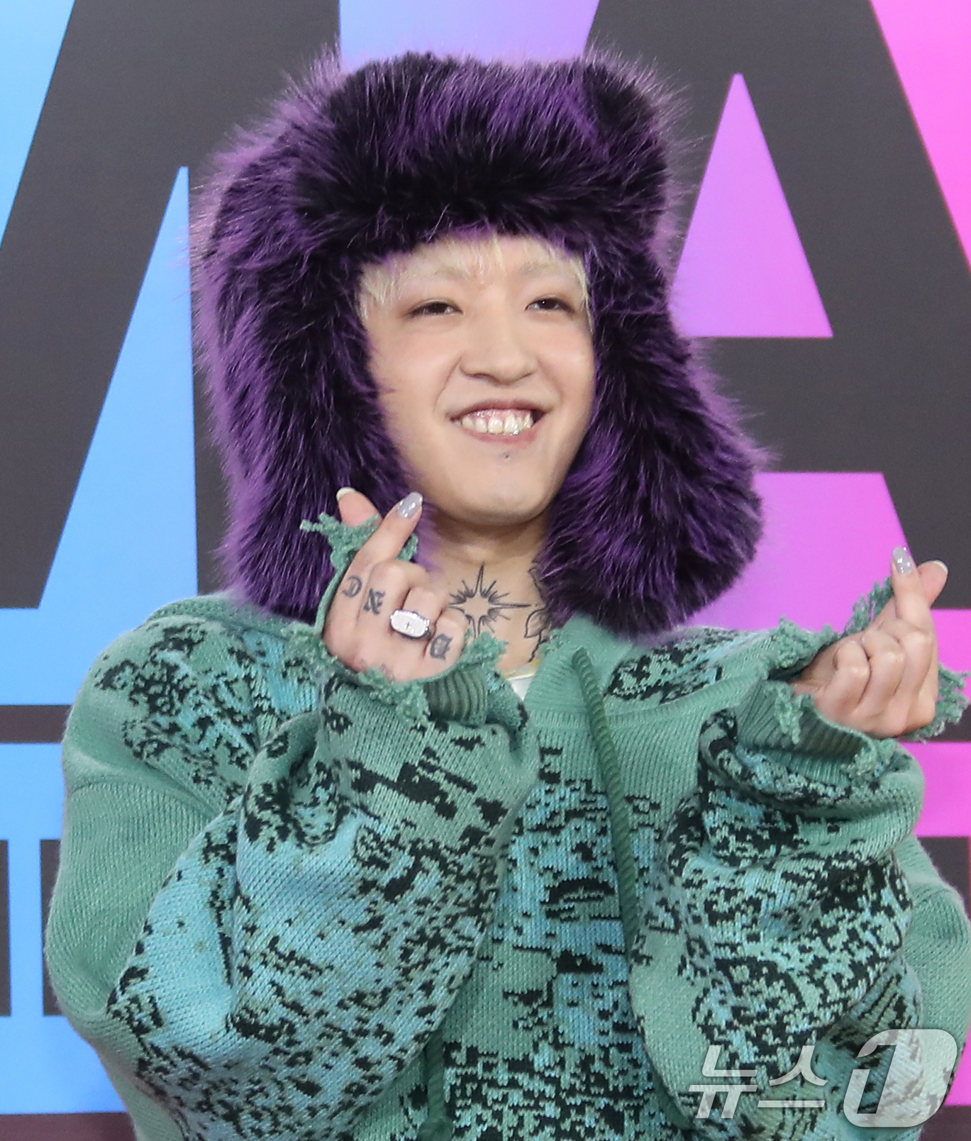 (인천=뉴스1) 권현진 기자 = 요아소비(YOASOBI) 아야세가 30일 오후 인천 중구 운서동 인스파이어 아레나에서 열린 '제16회 멜론뮤직어워즈(MMA)' 레드카펫행사에 참석하 …