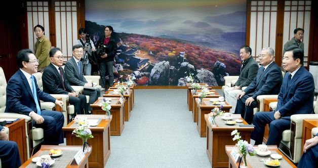 김영록 지사, 김진표 명예위원장과 환담