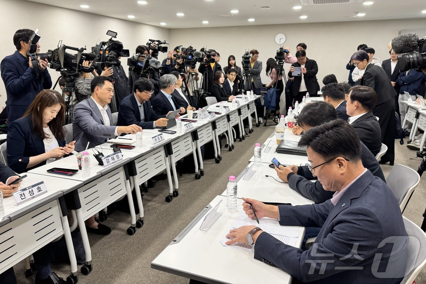 본문 이미지 - 서울 중구 대한상공회의소에서 배달플랫폼·입점업체 상생협의체 제10차 회의가 열리고 있는 모습. ⓒ News1 이민주 기자