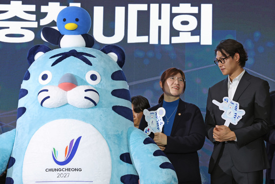 "자원봉사자 이름 지어 주세요"…U대회조직위, 선호도 조사