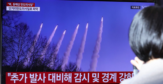 北, 원산서 3시간 간격으로 단거리 탄도미사일 2발 연속 발사[일지]