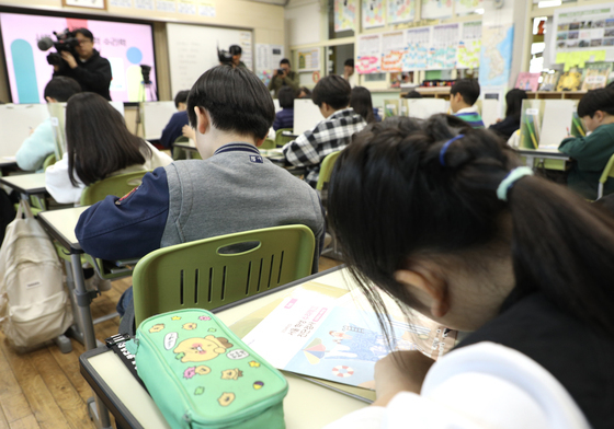 성인문해교육 20년 만에 첫 정책전시회…'한글 넘어 AI까지'