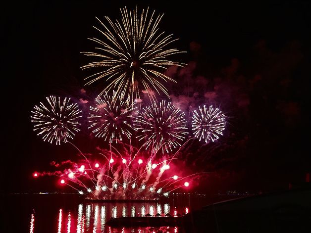 여수밤바다 불꽃축제 관람객 18만명 다녀가…"국내 대표 불꽃쇼"