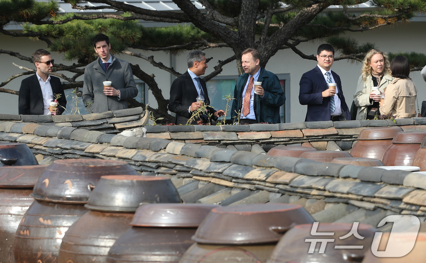 (안성=뉴스1) 김영운 기자 = 유네스코는 무형문화유산 보호 정부간 위원회(무형유산위원회) 산하 평가기구는 '한국의 장(醬) 담그기 문화'를 심사해 유네스코 인류무형문화유산에 '등 …