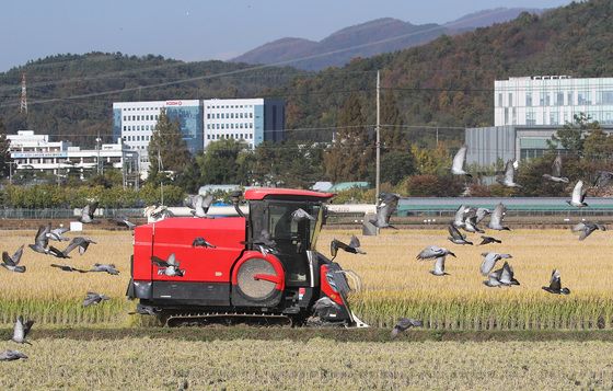 결혼이민자 계절근로자 초청, 4촌 이내 20명→2촌 10명으로 축소