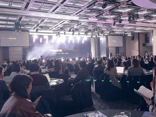 본문 이미지 - 한국여성벤처협회는 5일 서울 용산구 그랜드 하얏트 서울에서 '2024 여성벤처 주간행사 & 세계여성벤처포럼' 개막식을 개최했다.