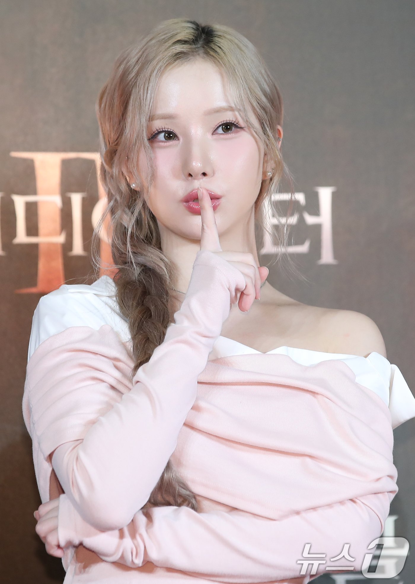 비비지 은하, 인형이 따로없네