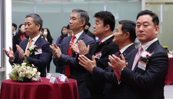 백종원 이어 조영구·홍진영까지…줄잇는 연예인 상장 도전