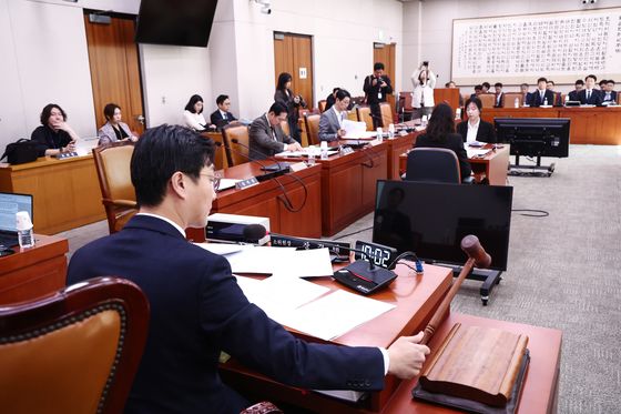 檢 특활비·특경비 전액 삭감에…법무부 검찰과장 '항의 사표'