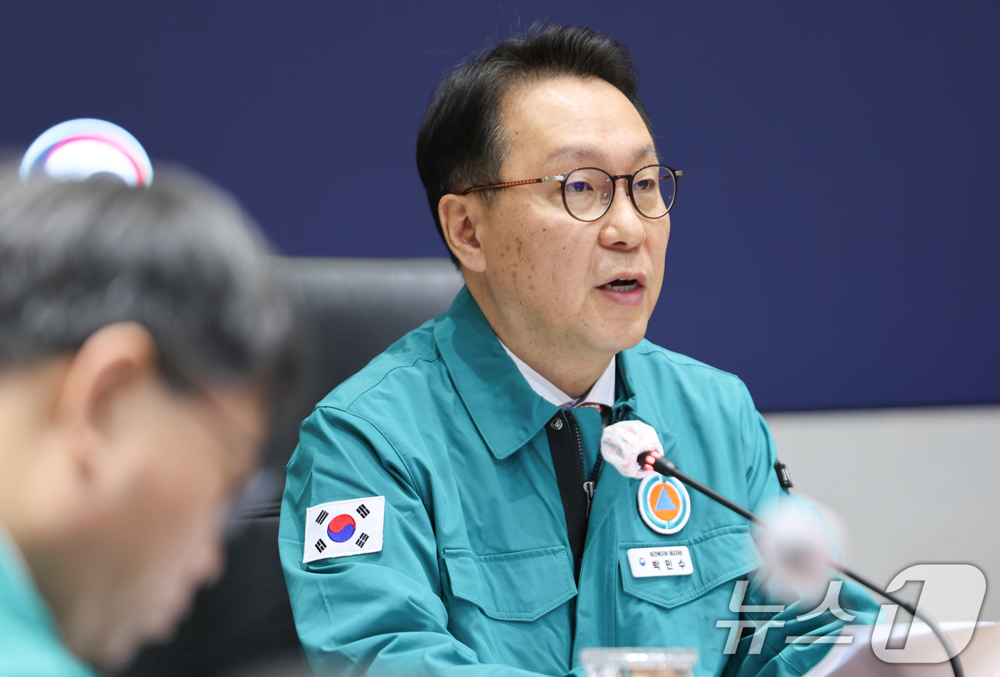(서울=뉴스1) 허경 기자 = 박민수 중앙재난안전대책본부 제1총괄조정관(보건복지부 제2차관)이 7일 서울 종로구 정부서울청사에서 열린 의사 집단행동 중앙재난안전대책본부 회의에서 모 …
