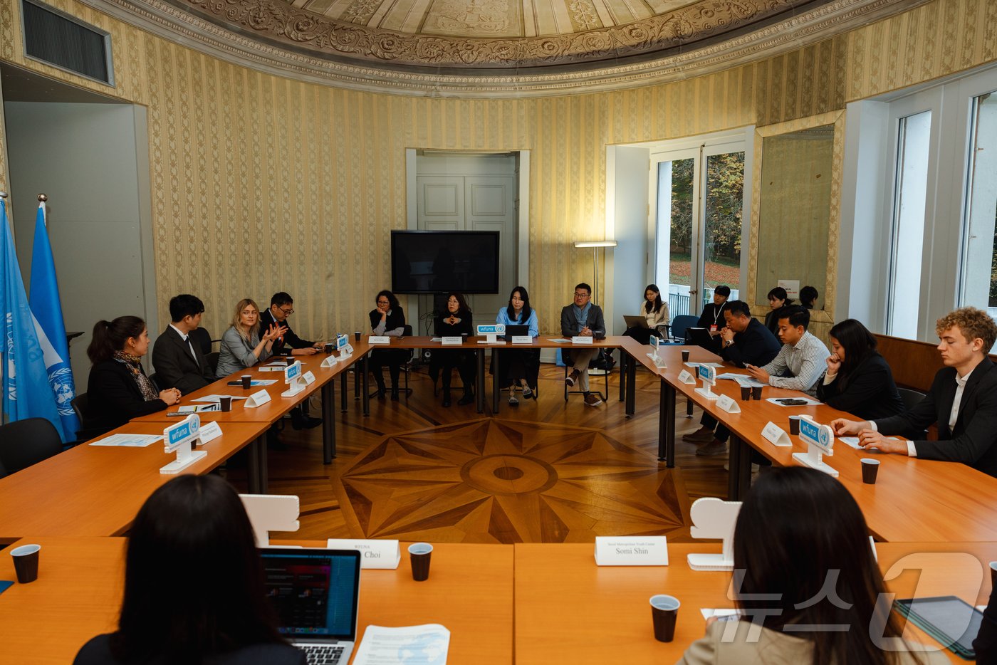 본문 이미지 - 5일(현지시간) 유엔 제네바 사무국 내 유엔협회세계연맹(WFUNA) 본부에서 열린 WISE 콘퍼런스 라운드 테이블(WFUNA 제공)