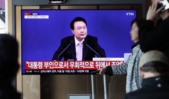 [임기 반환점] 윤 지지율 'L자 형' 침체…"인력 70% 물갈이 해야"