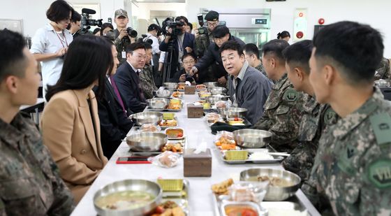 백종원 대표 '오늘은 군대 급식 제공'