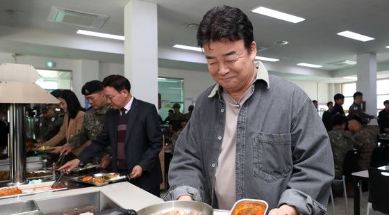 백종원 대표 '군부대 급식 맛은 어떨까'