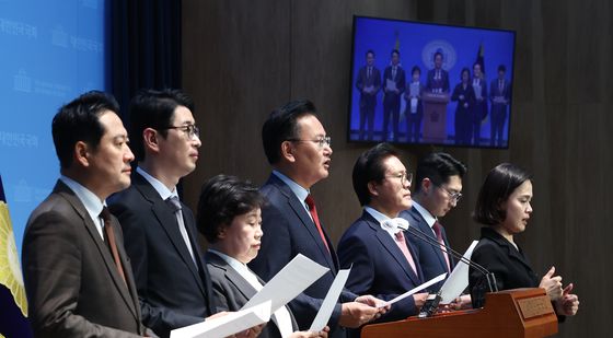 국민의힘 법사위원들, 이재명 재판 생중계 성명서 발표