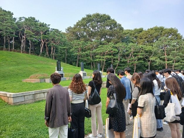 서울장학재단, 독립유공자 후손 장학생과 현충원 봉사활동