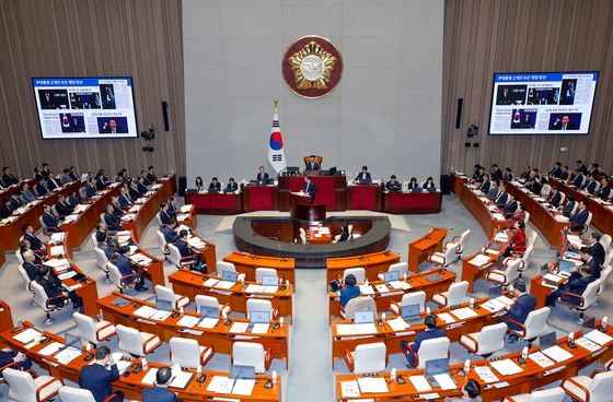 예결위 '尹 회견' 질타…민주 "국민이 대통령 거부할 것"