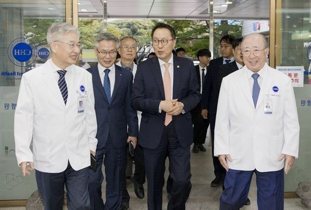 복지부 "제주 상급종합병원 지정 위해 서울권역서 분리 적극 검토"