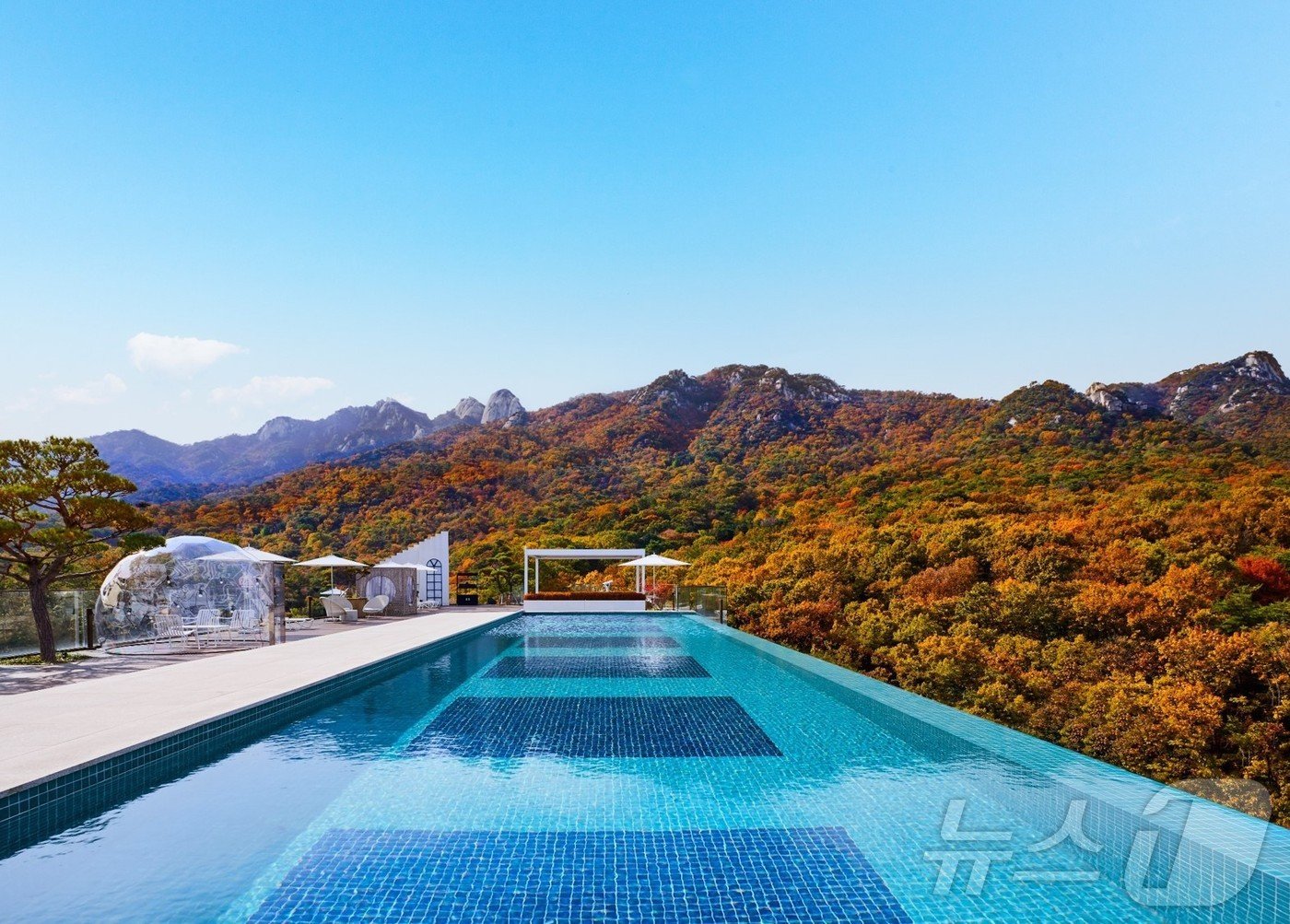 본문 이미지 - 파라스파라 리조트 회원인 프라나오스 전용 인피니티풀(파라스파라 제공)