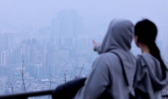 '중산층' 신혼부부 無자녀 비중 가장 커…"복지 공백 줄여야"