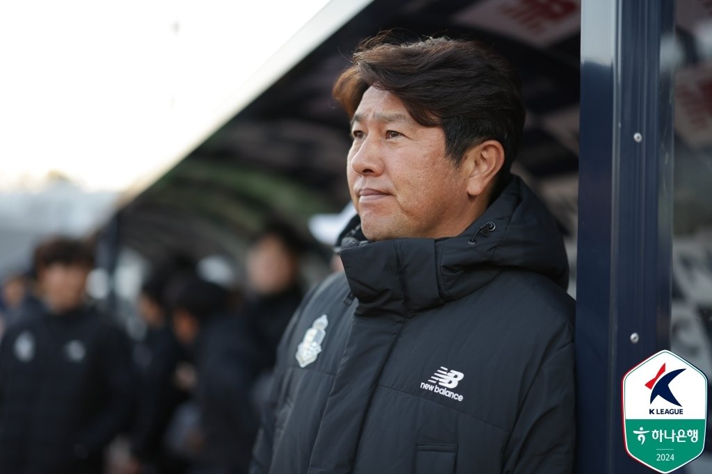 본문 이미지 - 김도균 서울 이랜드 감독&#40;한국프로축구연맹 제공&#41; 