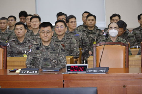 “군인으로서 부끄럽고 참담“…계엄 사태 본 육사 장교의 '한숨'