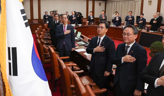 김웅 "尹 계엄 국무회의 고분고분 장관만 불러, 삐딱 장관 빼…절차상 하자"