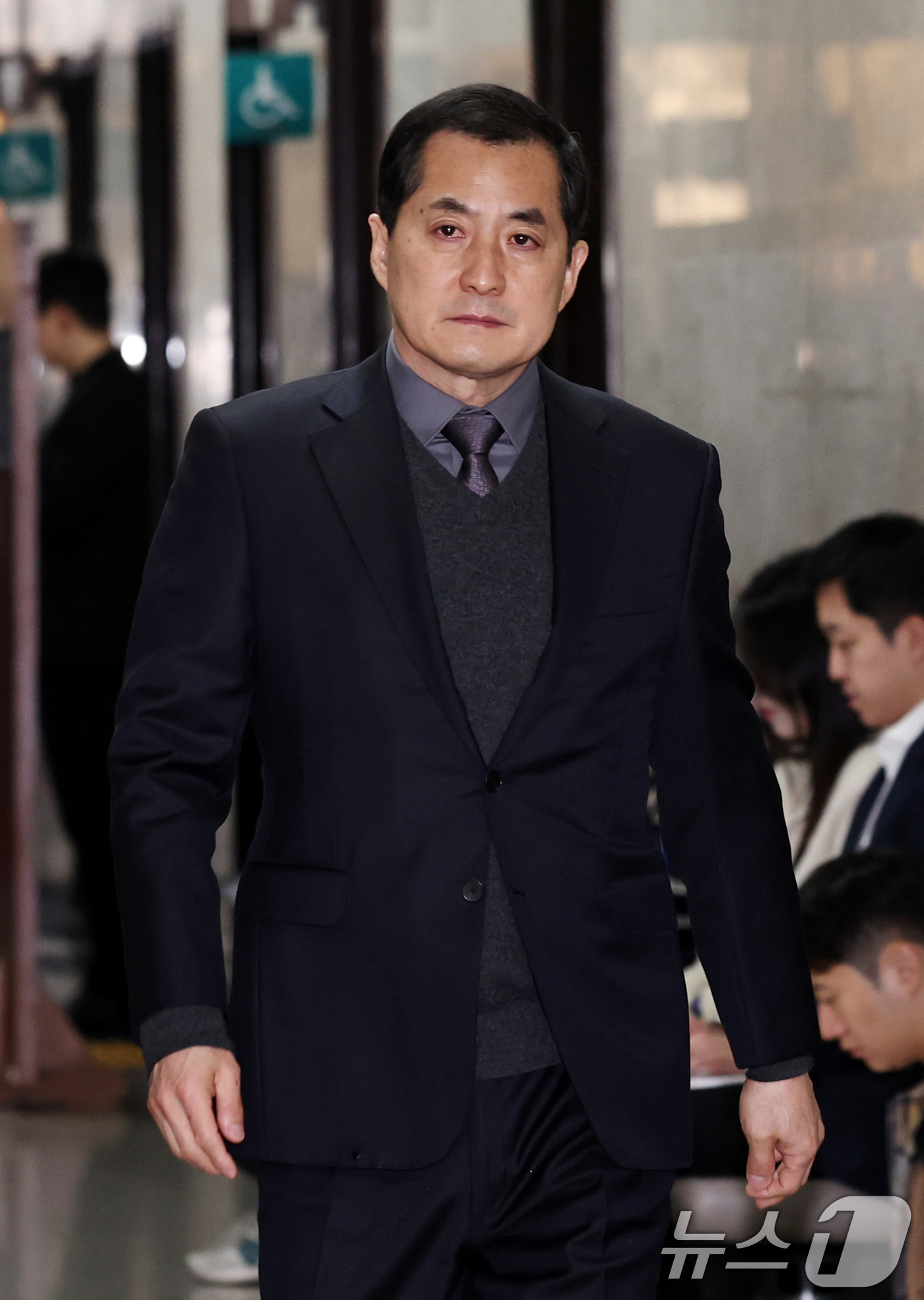 (서울=뉴스1) 구윤성 기자 = 박대출 국민의힘 의원이 10일 오전 서울 여의도 국회에서 열린 중진회의에 참석하고 있다. 2024.12.10/뉴스1