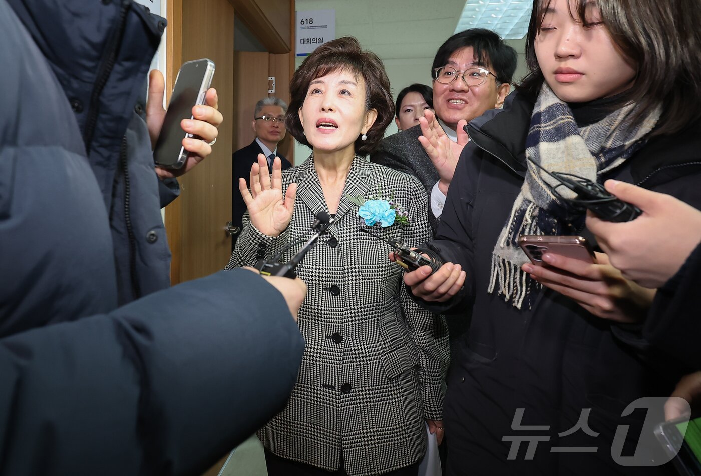 본문 이미지 - 박선영 신임 진실·화해를위한과거사정리위원회(진실화해위) 위원장이 10일 오전 서울 중구 진실화해위에서 열린 취임식을 마친 후 취재진의 질문을 받고 있다. 2024.12.10/뉴스1 ⓒ News1 김도우 기자