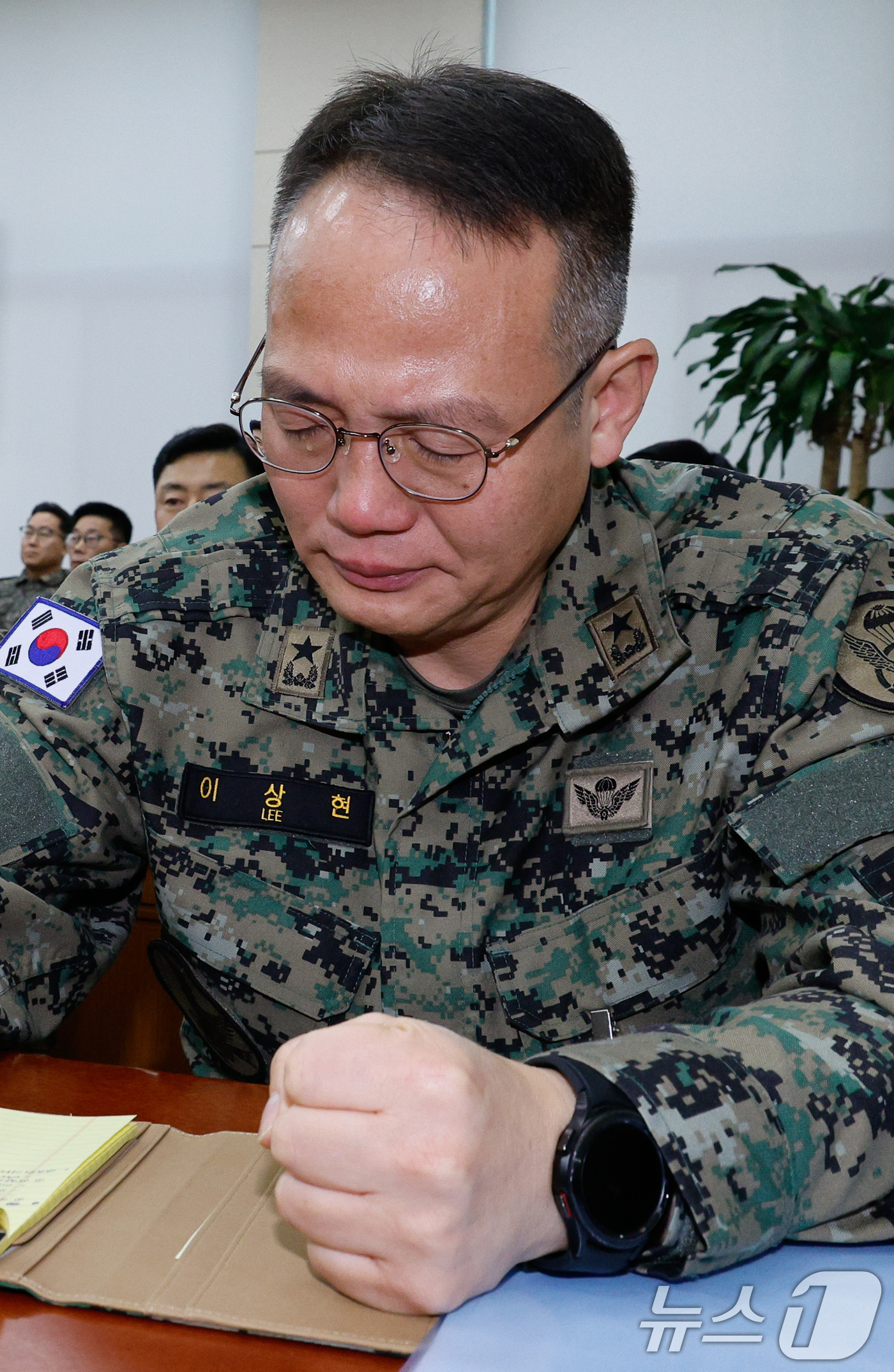 (서울=뉴스1) 안은나 기자 = 비상계엄 당시 국회에 투입된 제1공수특전여단의 이상현 여단장이 10일 오전 서울 여의도 국회 국방위원회에서 열린 계엄 관련 긴급 현안질의에 출석해 …