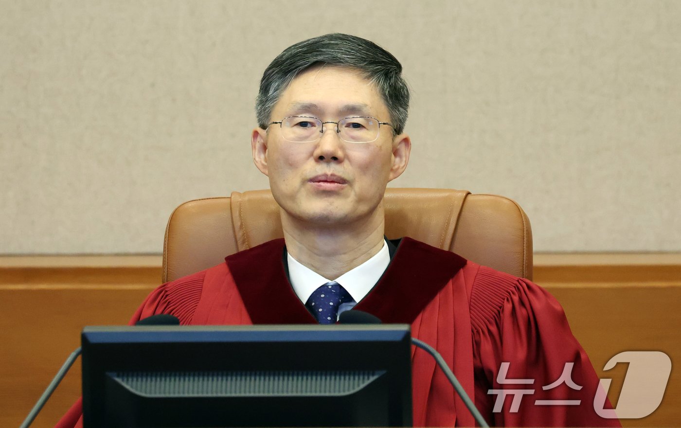 본문 이미지 - 문형배 헌법재판소장 권한대행. 2024.12.10/뉴스1 ⓒ News1 김명섭 기자