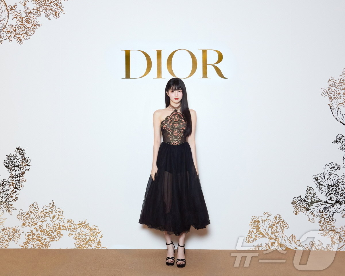 본문 이미지 - 디올 하우스 앰배서더 한소희 /사진제공 = 디올 뷰티