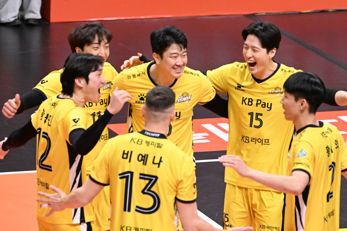 본문 이미지 - KB손해보험이 OK저축은행을 꺾었다.&#40;KOVO 제공&#41;