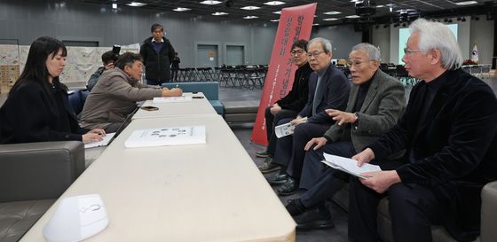 계엄 이후 탄핵 정국에 대한 생각 밝히는 황석영 작가