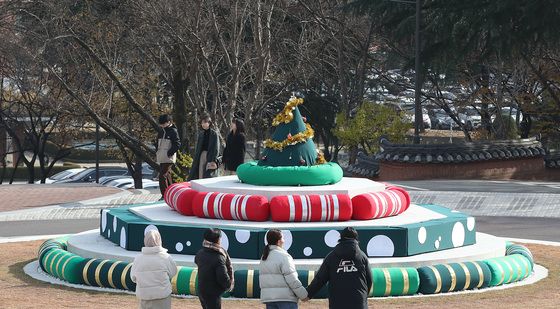 계명대 분수대, 크리스마스트리 변신