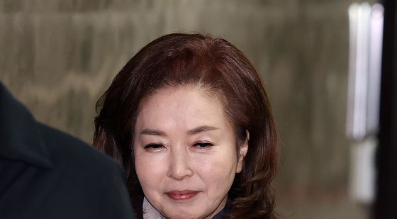 의총 참석하는 김민전 의원