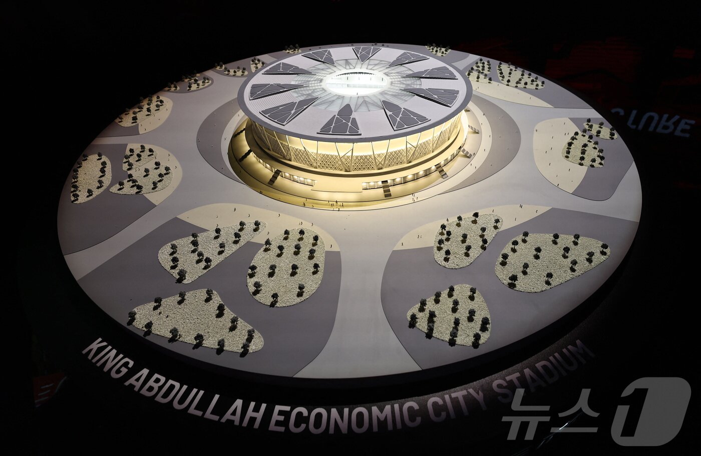 본문 이미지 - 사우디가 2034 월드컵 개최지로 선정됐다. ⓒ 로이터=뉴스1