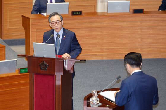 조태열 외교장관 "비상계엄으로 韓 외교에 상당한 데미지"