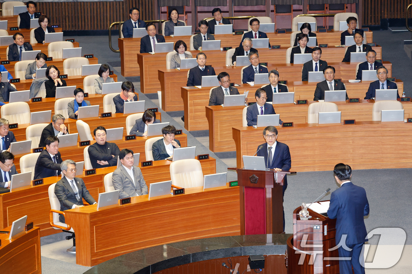 (서울=뉴스1) 안은나 기자 = 노태악 중앙선거관리위원회 위원장이 13일 오후 서울 여의도 국회에서 열린 제419회국회(임시회) 제3차 본회의에서 조정식 더불어민주당 의원의 윤석열 …