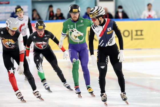 '쇼트트랙 간판' 박지원, 1500m 준결선 1위로 결선행