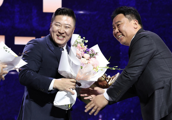 최형우·노경은·강민호…팔팔한 40대 '청춘', 최고령 기록 정조준