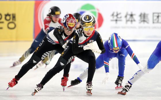 쇼트트랙 여자 3000m 계주, 안방서 열린 월드투어서 동메달