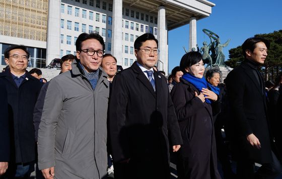 박찬대 "윤석열은 내란 수괴 현행범…탄핵만이 방법"